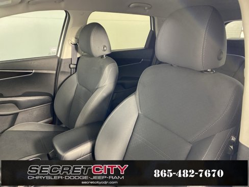 Used 2020 Kia Sorento LX w/ LX I4 Convenience Package image 10