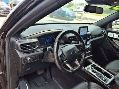 Used 2022 Ford Explorer ST w/ ST Street Pack image 12