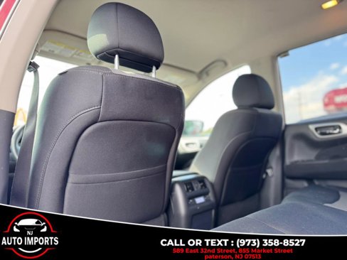 Used 2017 Nissan Pathfinder SV image 17