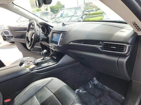 Used 2018 Maserati Levante S GranSport image 25