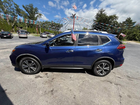 Used 2020 Nissan Rogue SV w/ Premium Package image 5