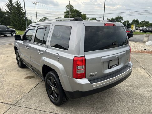 Used 2016 Jeep Patriot High Altitude image 9