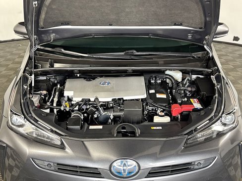 Used 2021 Toyota Prius LE image 21