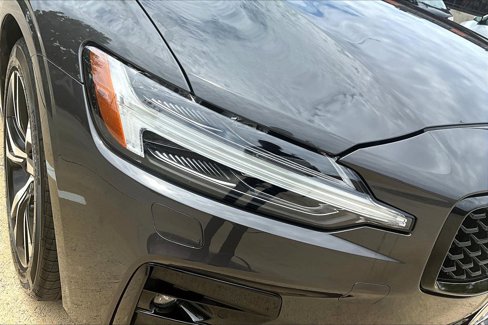 Certified 2025 Volvo S60 B5 Core image 38