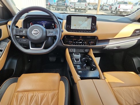 Used 2021 Nissan Rogue Platinum image 10