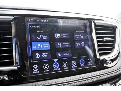 Used 2017 Chrysler Pacifica Limited image 18
