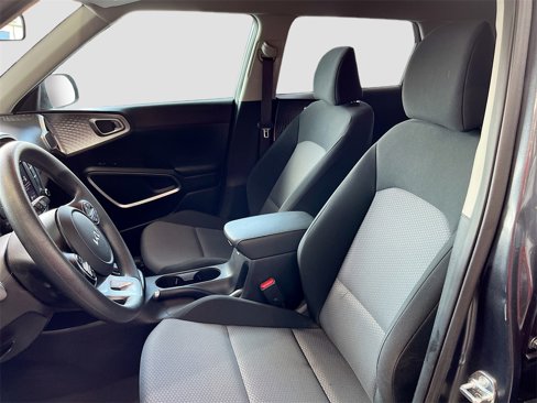 Used 2023 Kia Soul LX image 19