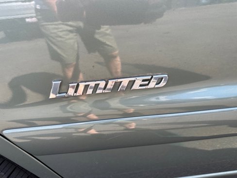 Used 2006 Toyota Highlander Limited image 25