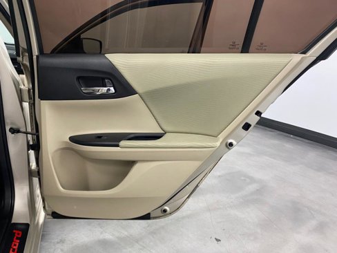 Used 2016 Honda Accord LX image 42