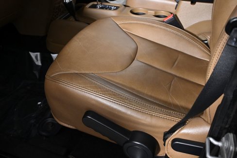 Used 2015 Jeep Wrangler Unlimited Sahara w/ Dual Top Group image 22