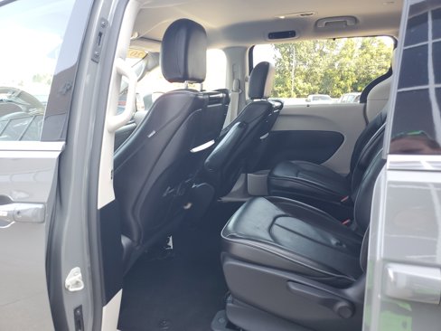 Used 2020 Chrysler Pacifica Limited w/ Advanced Safetytec Group image 22