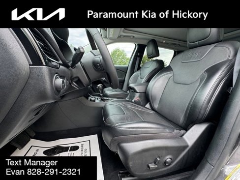 Used 2023 Jeep Cherokee Altitude Lux w/ Lux Elite Package image 4