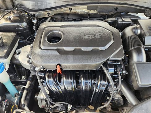 Used 2018 Kia Optima LX w/ 17" Alloy Wheels Package image 9