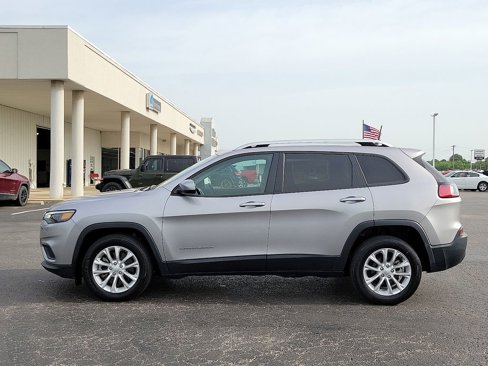 Used 2020 Jeep Cherokee Latitude image 3
