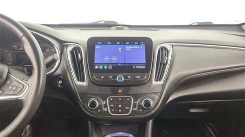 Used 2019 Chevrolet Malibu LT w/ Leather Package image 12