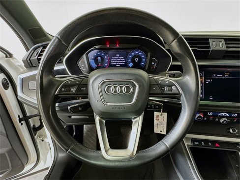Used 2021 Audi Q3 2.0T Premium image 9