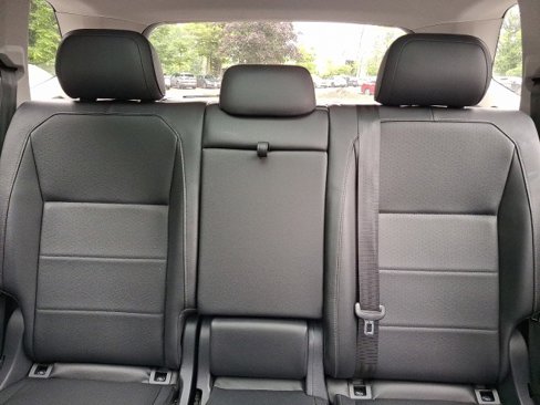 Certified 2019 Volkswagen Tiguan SE w/ Panoramic Sunroof Package image 19
