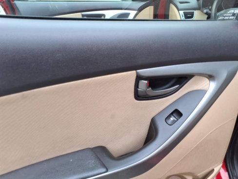 Used 2013 Hyundai Elantra GLS w/ Preferred Pkg image 8