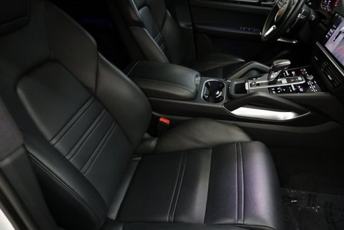 Used 2020 Porsche Cayenne Turbo image 74
