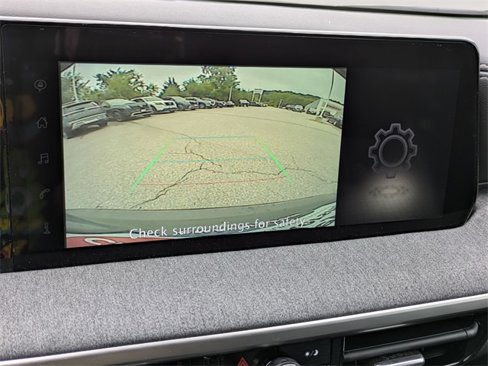 New 2025 Nissan Kicks SV image 18