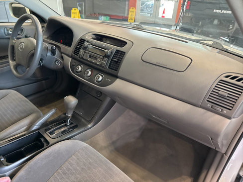 Used 2005 Toyota Camry LE image 38