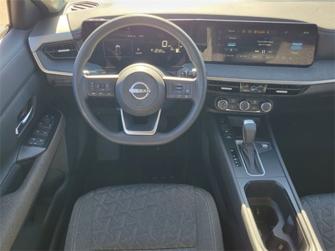 Used 2025 Nissan Kicks SV image 7