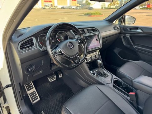 Used 2021 Volkswagen Tiguan SE R-Line image 6