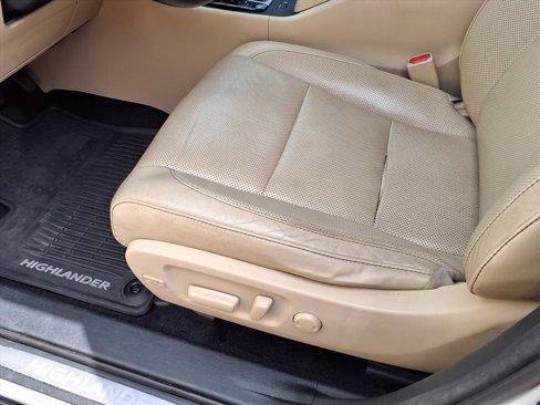 Used 2015 Toyota Highlander Limited image 17