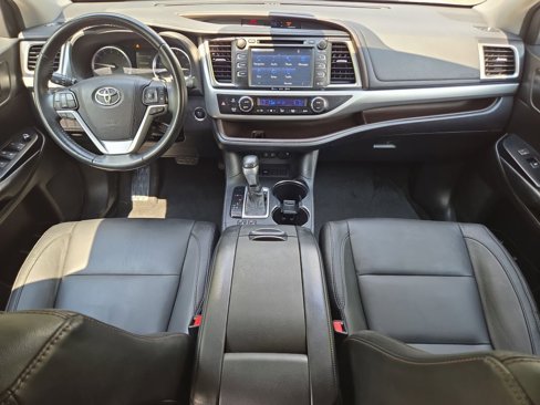 Used 2018 Toyota Highlander XLE image 15
