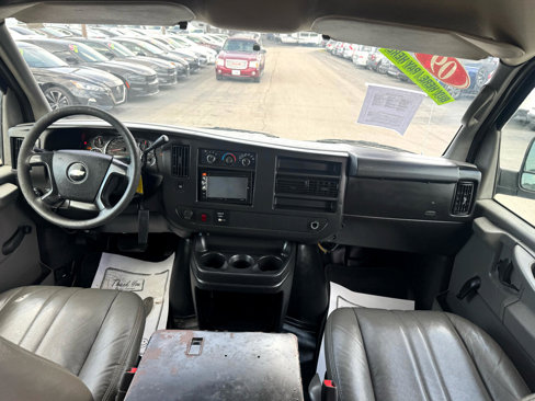 Used 2009 Chevrolet Express 2500 image 12