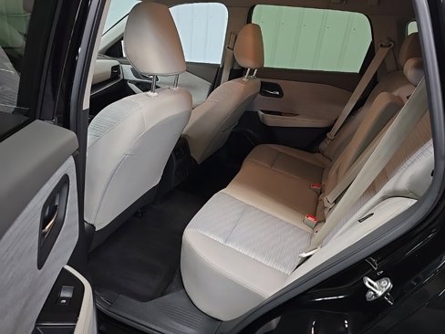 Used 2023 Nissan Rogue SV image 29