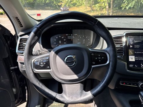 Used 2017 Volvo XC90 T6 Momentum w/ Vision Package image 10