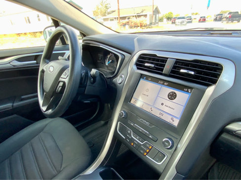 Used 2019 Ford Fusion SE image 43