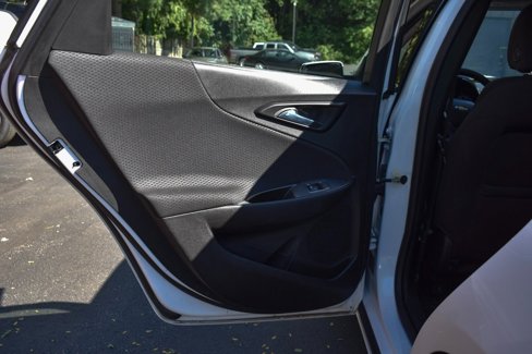 Used 2017 Chevrolet Malibu LT image 34