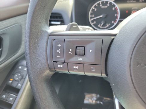 Used 2023 Nissan Rogue S image 24