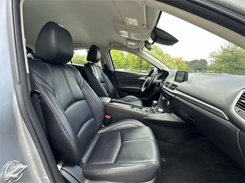 Used 2018 MAZDA MAZDA3 Touring image 27