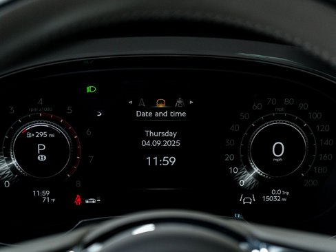 Certified 2024 Bentley Bentayga Extended Wheelbase image 37