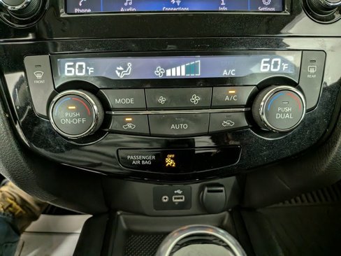Used 2020 Nissan Rogue SV image 17