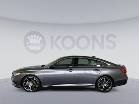 Used 2018 Honda Accord Sport image 2