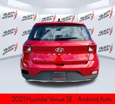 Used 2021 Hyundai Venue SE image 4