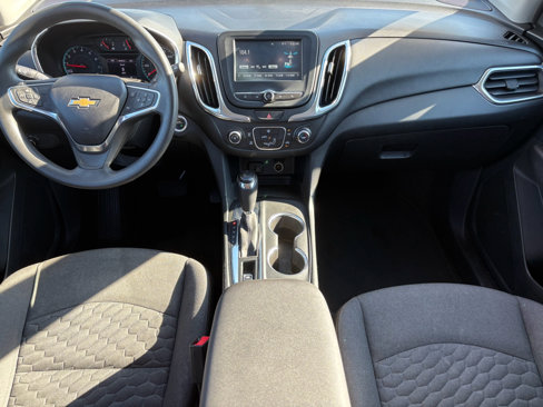 Used 2018 Chevrolet Equinox LT image 2