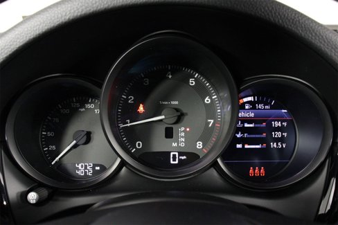 Certified 2025 Porsche Macan image 16