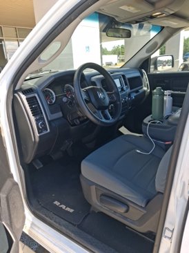 Used 2017 RAM 1500 Express image 2