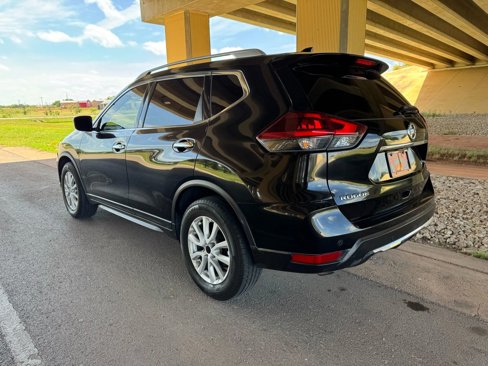 Used 2019 Nissan Rogue SV image 5