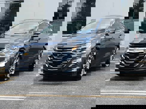 Used 2021 Chevrolet Malibu LT image 1