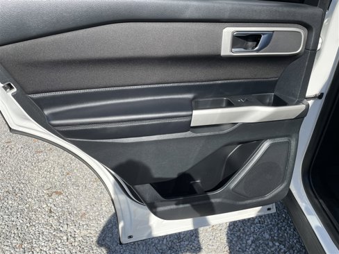 Used 2020 Ford Explorer XLT w/ Comfort Package image 24