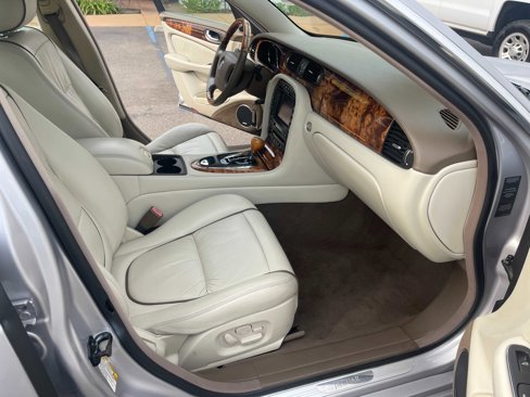 Used 2006 Jaguar XJ8 L image 16
