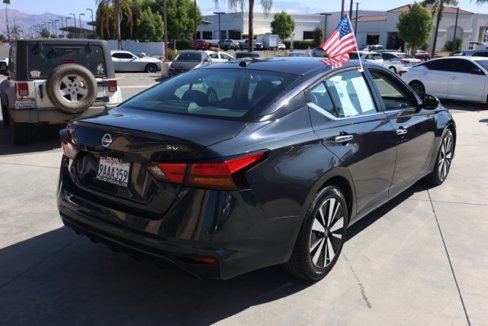 Used 2021 Nissan Altima 2.5 SV image 4