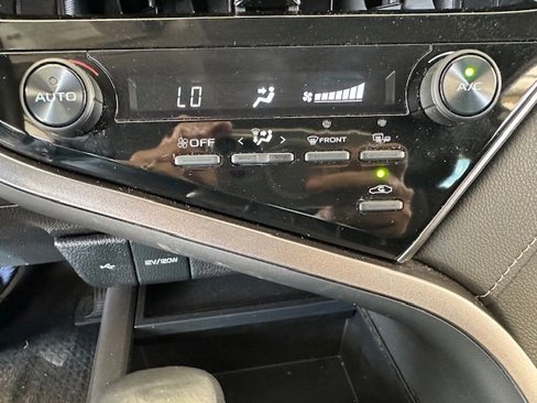 Used 2021 Toyota Camry SE w/ Convenience Package image 23
