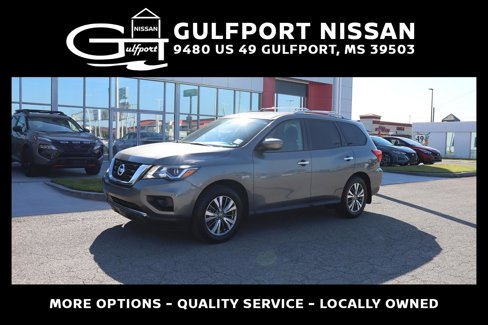 Used 2020 Nissan Pathfinder S image 1
